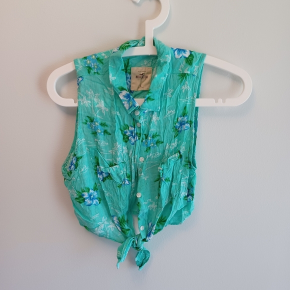 Hollister Crop top with tie - Picture 2 of 4